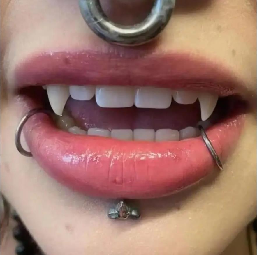 Halloween Vampire Fangs Set, R - огляд і ціна Resin